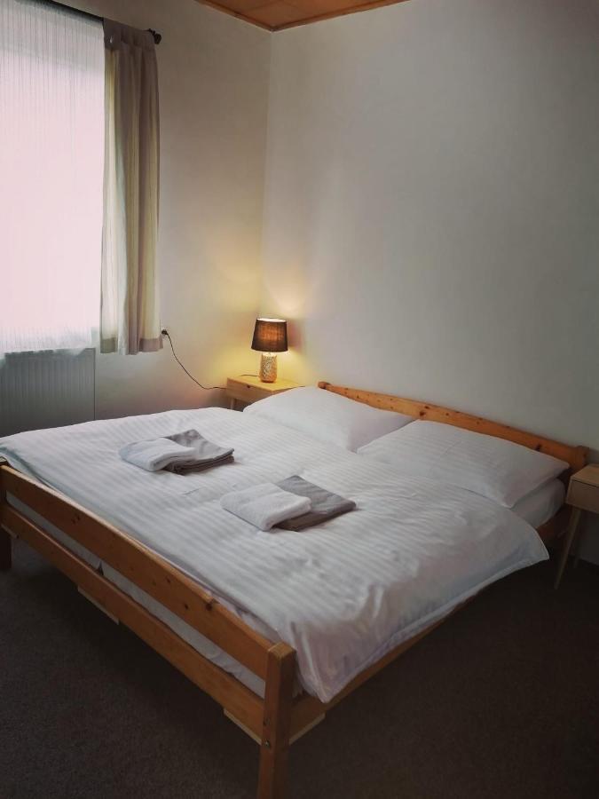 Bouda Morava Hotell Dolni Dvur Exteriör bild